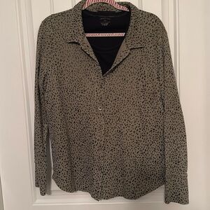 Button up jacket and tshirt